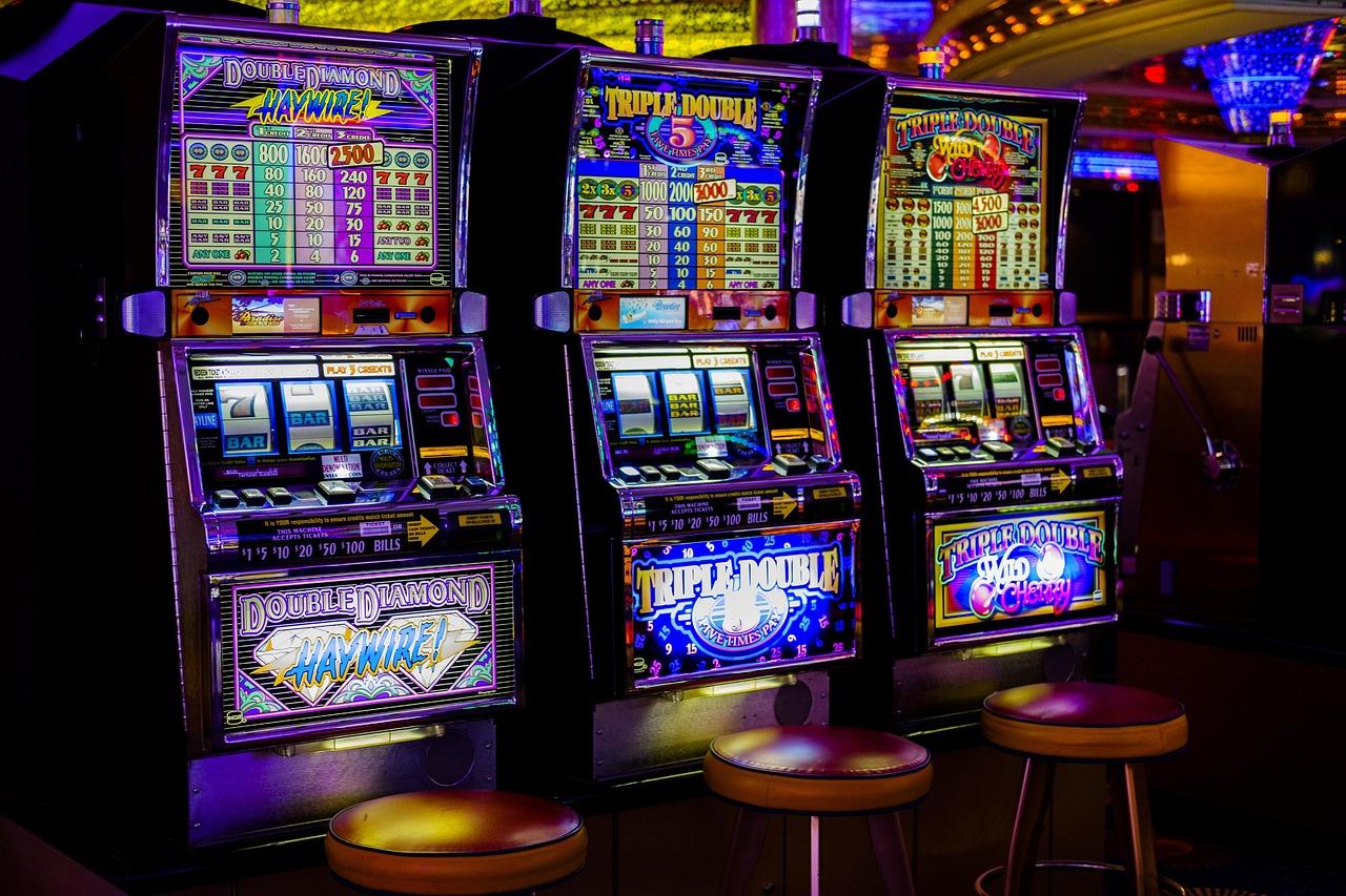 free spins casino, free spins real money, online casino free spins, free spins no deposit, free spins bonus offers, best free spins slots, free spins gambling, free spins promotions
